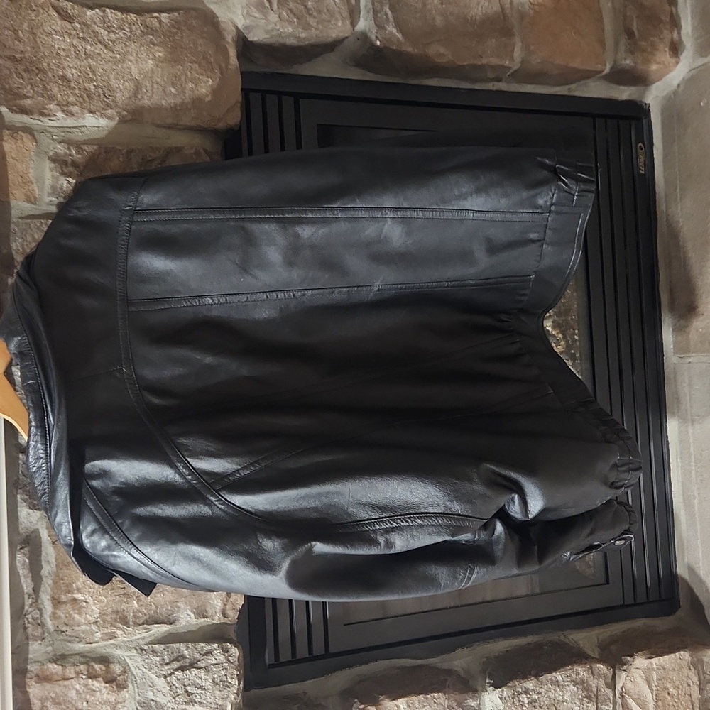 Leather Jacket - Picture 4 of 8
